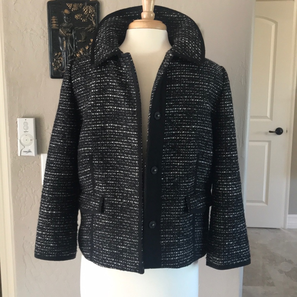 Ladies B/W Tweed Jacket w/ silver threading.